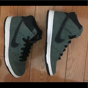 Nike women’s dunk high pro sz 7.5 BARELY WORN!